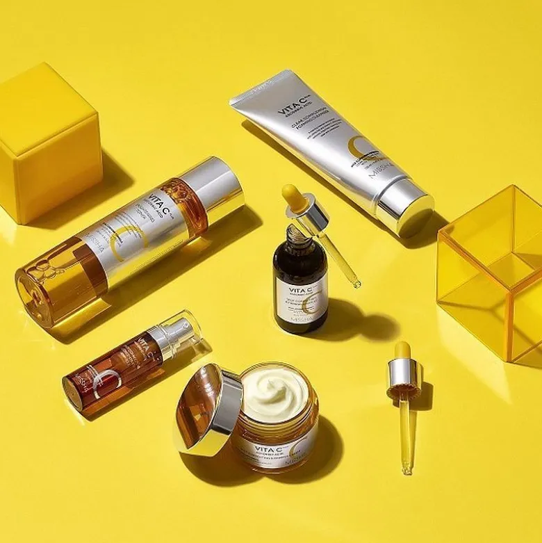 Vita C Plus Spot Correcting & Firming Ampoule